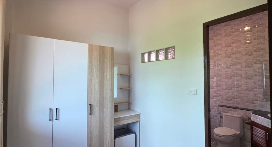 For rent 4 bedrooms house in San Kamphaeng, Chiang Mai