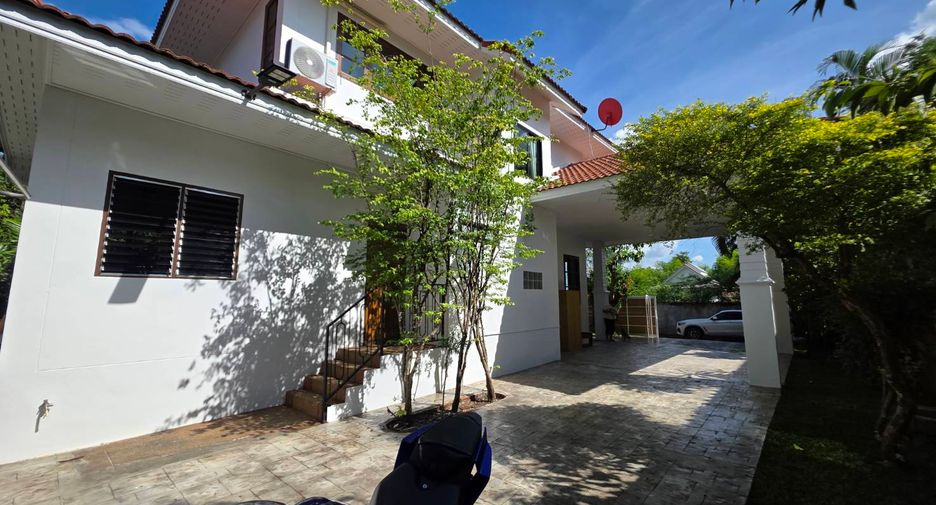 For rent 4 bedrooms house in San Kamphaeng, Chiang Mai