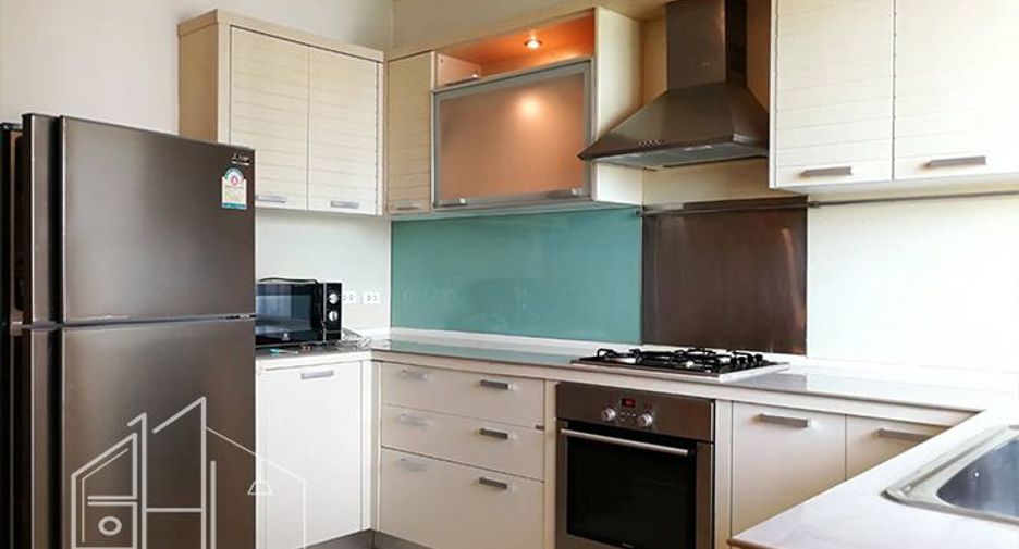 For rent 3 bedrooms apartment in Watthana, Bangkok