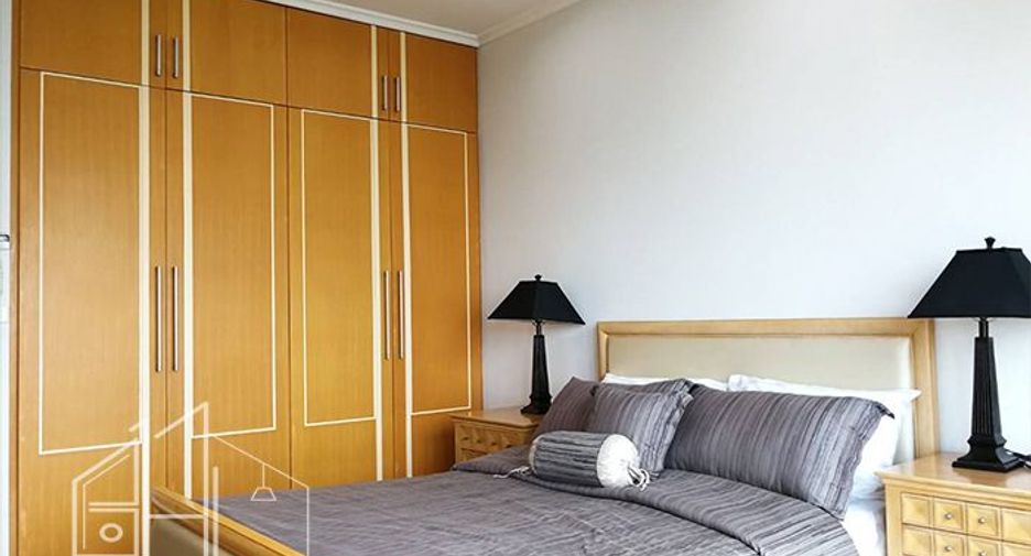 For rent 3 bedrooms apartment in Watthana, Bangkok