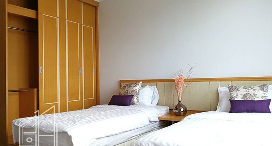 For rent 3 bedrooms apartment in Watthana, Bangkok