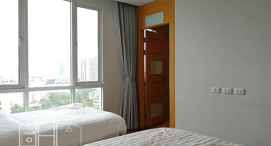 For rent 3 bedrooms apartment in Watthana, Bangkok