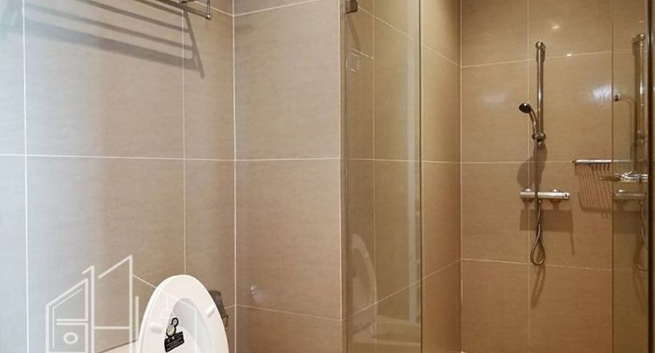 For rent 3 bedrooms apartment in Watthana, Bangkok