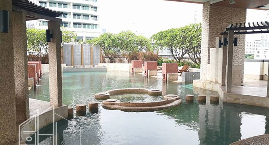 For rent 3 bedrooms apartment in Watthana, Bangkok