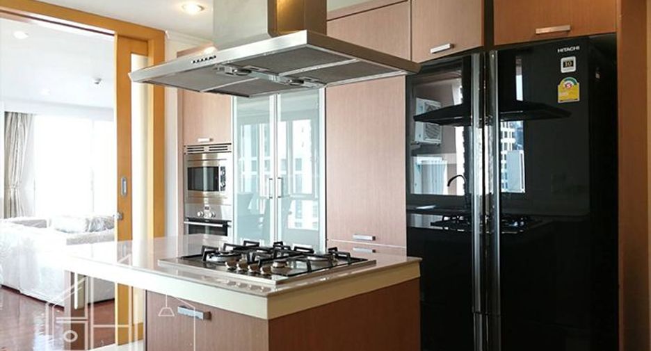 For rent 3 bedrooms condo in Watthana, Bangkok