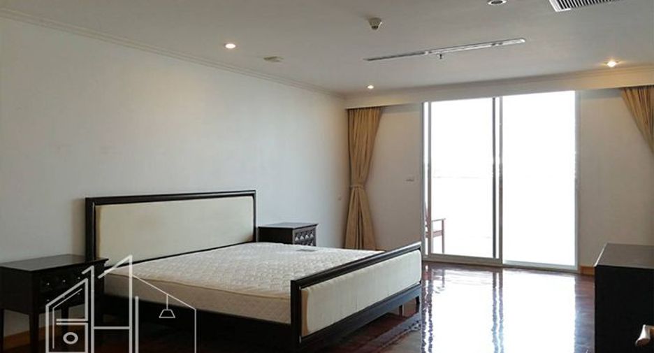 For rent 3 bedrooms condo in Watthana, Bangkok