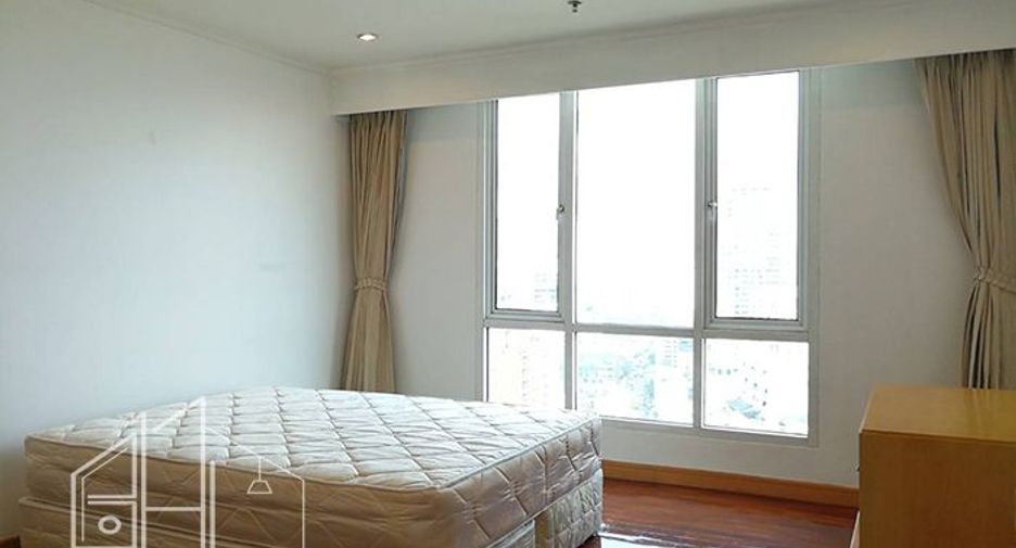 For rent 3 bedrooms condo in Watthana, Bangkok