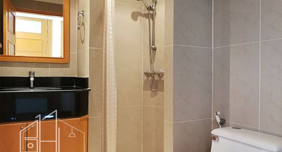 For rent 3 bedrooms condo in Watthana, Bangkok
