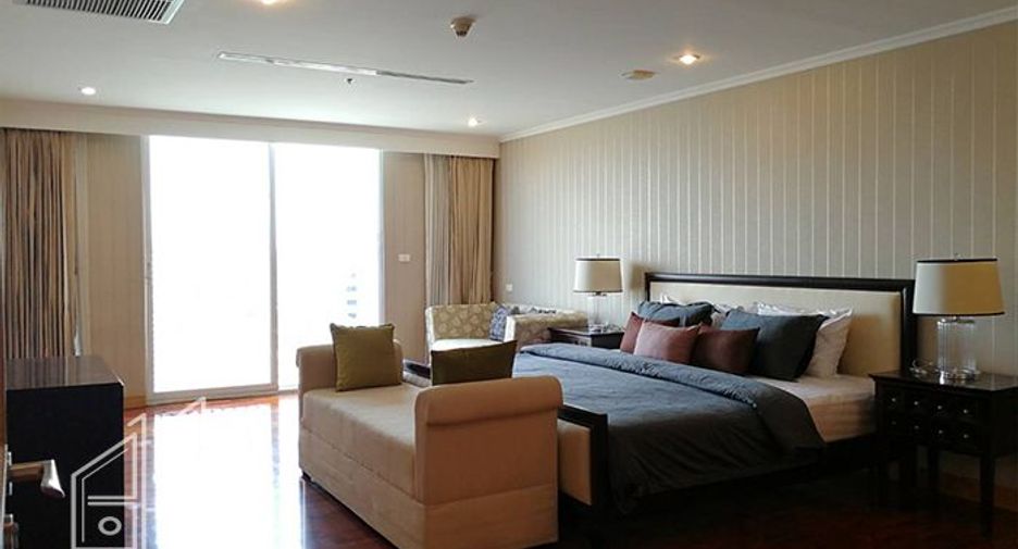 For rent 3 bedrooms apartment in Watthana, Bangkok
