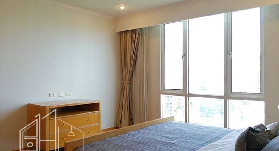 For rent 3 bedrooms apartment in Watthana, Bangkok