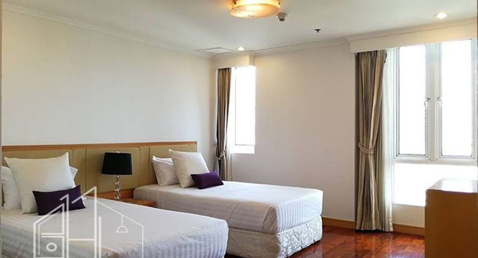 For rent 3 bedrooms apartment in Watthana, Bangkok