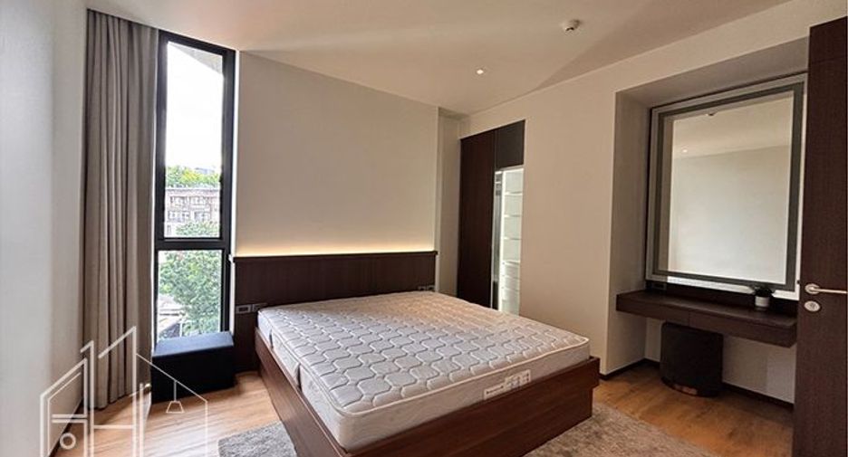 For rent 3 bedrooms apartment in Khlong Toei, Bangkok