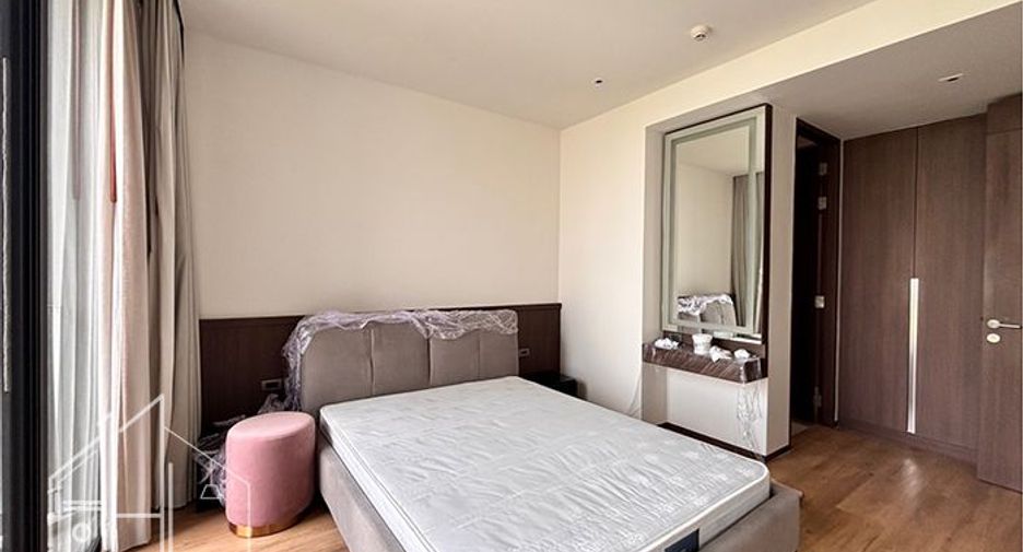 For rent 3 bedrooms apartment in Khlong Toei, Bangkok