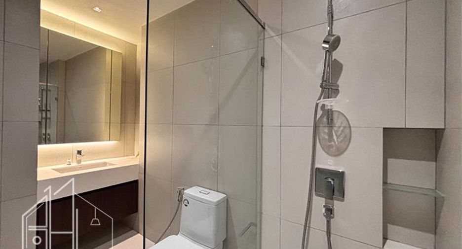 For rent 3 bedrooms apartment in Khlong Toei, Bangkok
