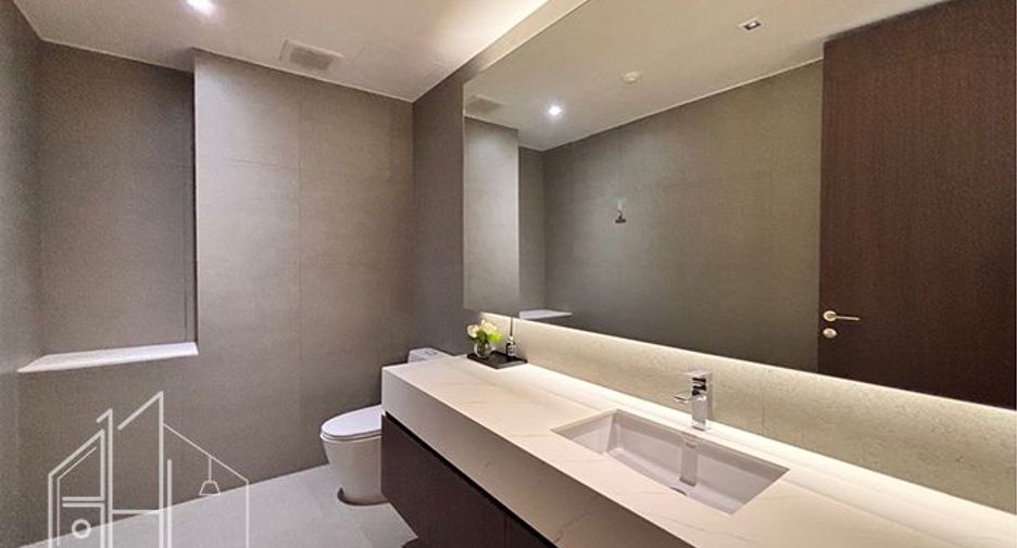 For rent 3 bedrooms apartment in Khlong Toei, Bangkok