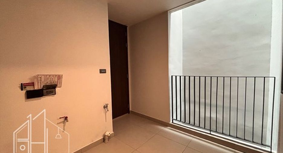 For rent 3 bedrooms apartment in Khlong Toei, Bangkok