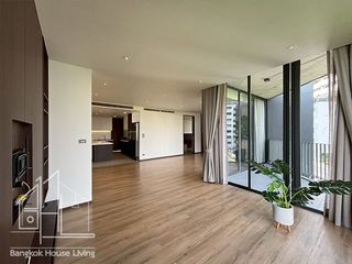 For rent 3 bedrooms apartment in Khlong Toei, Bangkok
