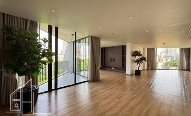 For rent 3 bedrooms apartment in Khlong Toei, Bangkok