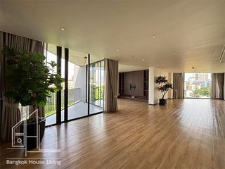 For rent 3 bedrooms apartment in Khlong Toei, Bangkok