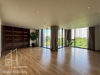 For rent 3 bedrooms apartment in Khlong Toei, Bangkok