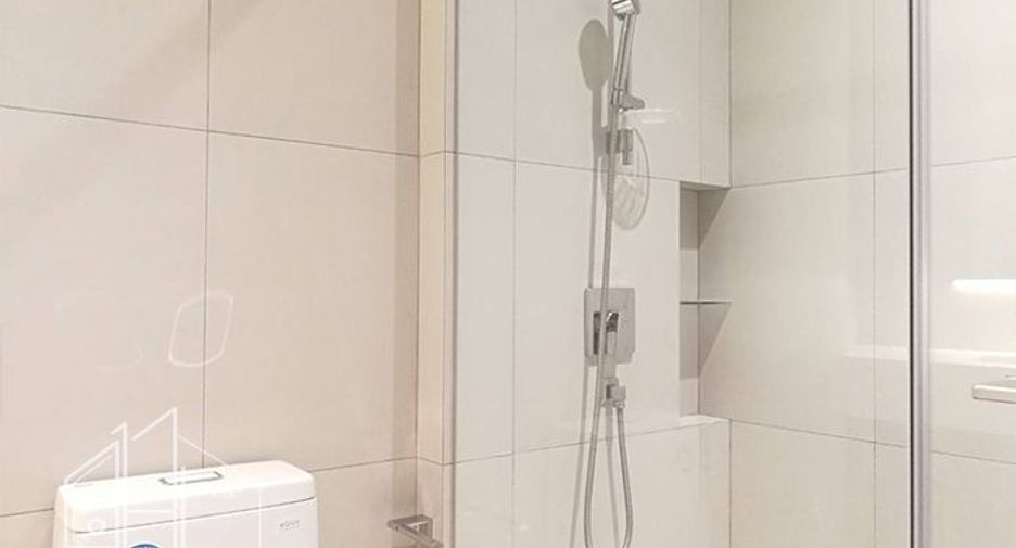 For rent 3 bedrooms apartment in Khlong Toei, Bangkok