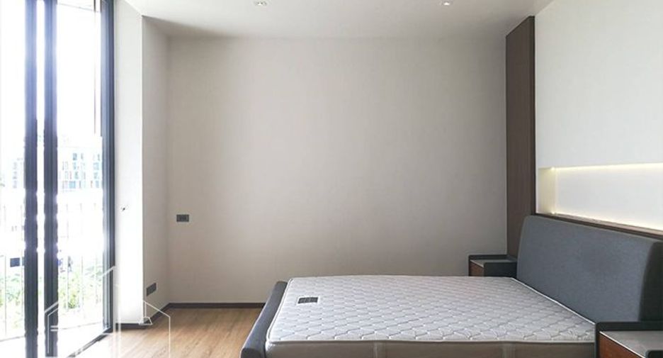 For rent 3 bedrooms apartment in Khlong Toei, Bangkok