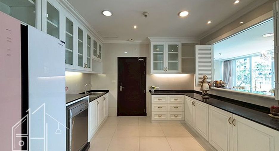 Condo en alquiler de 4 habitaciones en Watthana, Bangkok