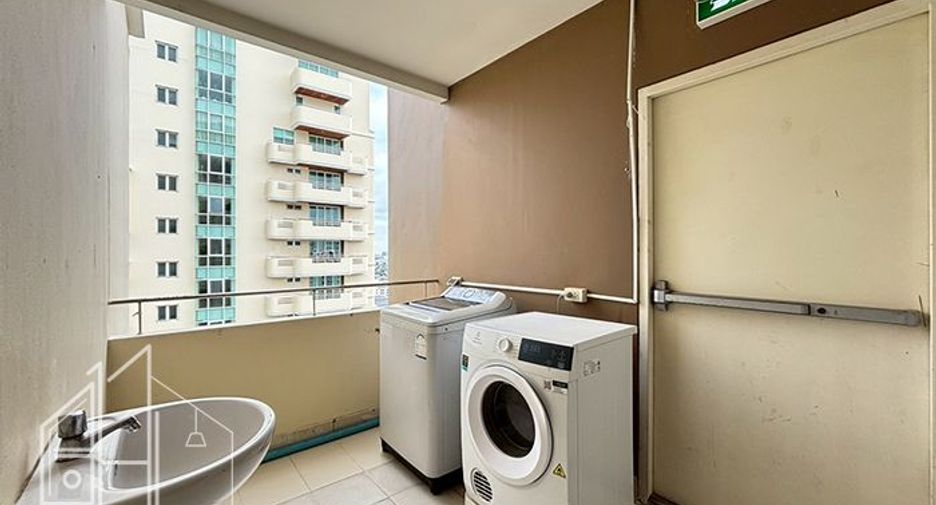 Condo en alquiler de 4 habitaciones en Watthana, Bangkok