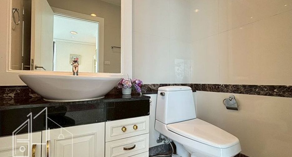 Condo en alquiler de 4 habitaciones en Watthana, Bangkok