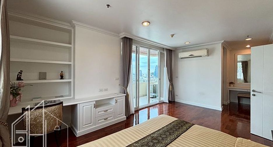 Condo en alquiler de 4 habitaciones en Watthana, Bangkok