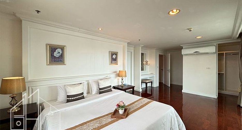Condo en alquiler de 4 habitaciones en Watthana, Bangkok