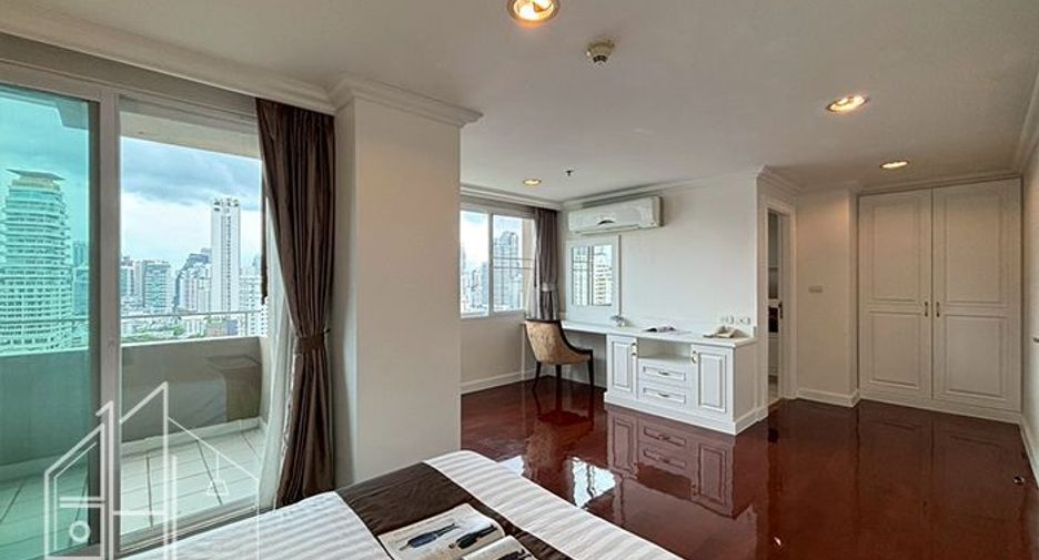 Condo en alquiler de 4 habitaciones en Watthana, Bangkok