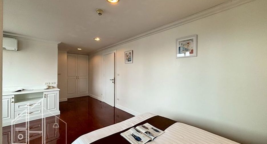 Condo en alquiler de 4 habitaciones en Watthana, Bangkok