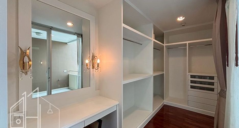 Condo en alquiler de 4 habitaciones en Watthana, Bangkok
