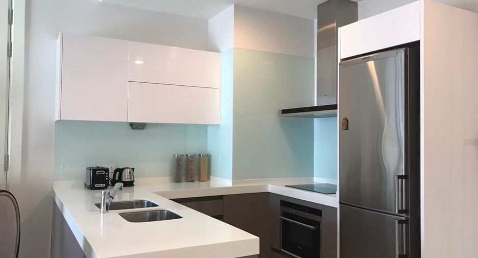 For rent 2 bedrooms condo in Pathum Wan, Bangkok