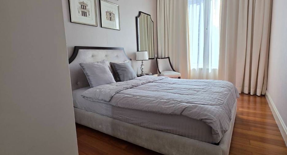 For rent 2 bedrooms condo in Pathum Wan, Bangkok