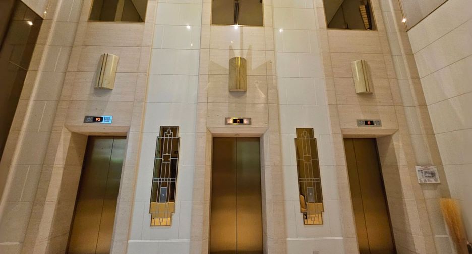 For rent 2 bedrooms condo in Pathum Wan, Bangkok