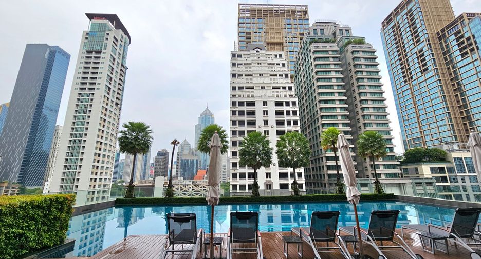For rent 2 bedrooms condo in Pathum Wan, Bangkok