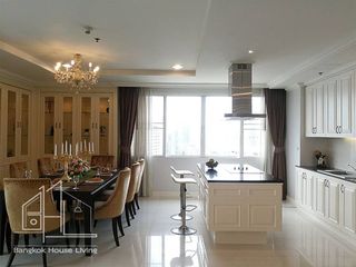 出租 4 卧室 公寓式住宅 在 Watthana, 曼谷