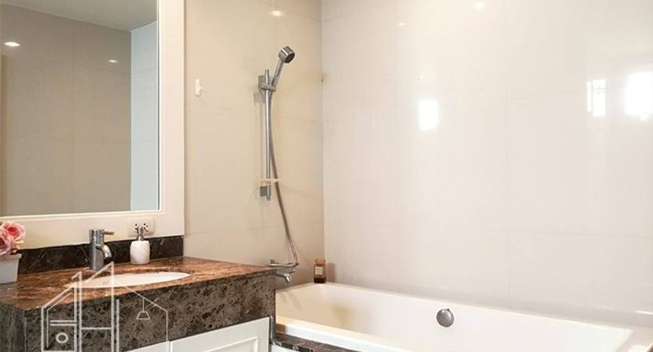 Apartamento en alquiler de 4 habitaciones en Watthana, Bangkok