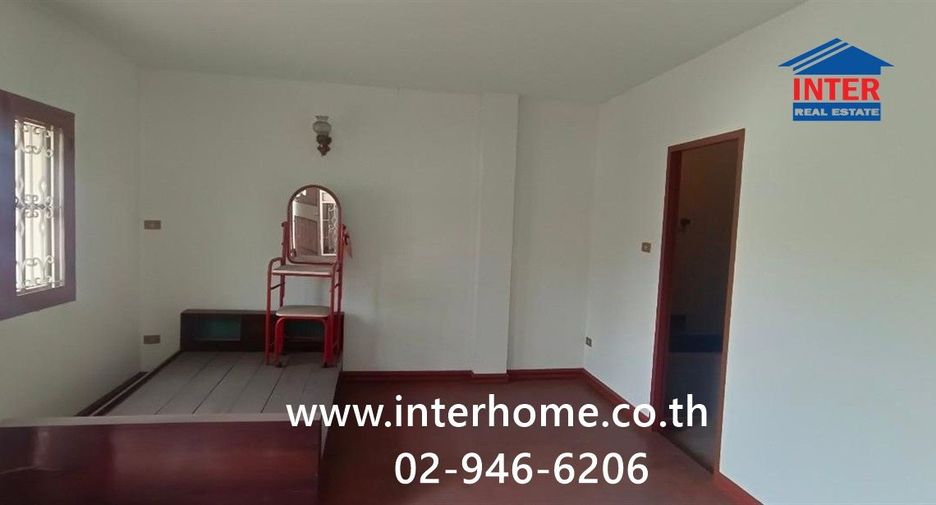 À vendre 4 chambres maison de ville à Mueang Nonthaburi, Nonthaburi