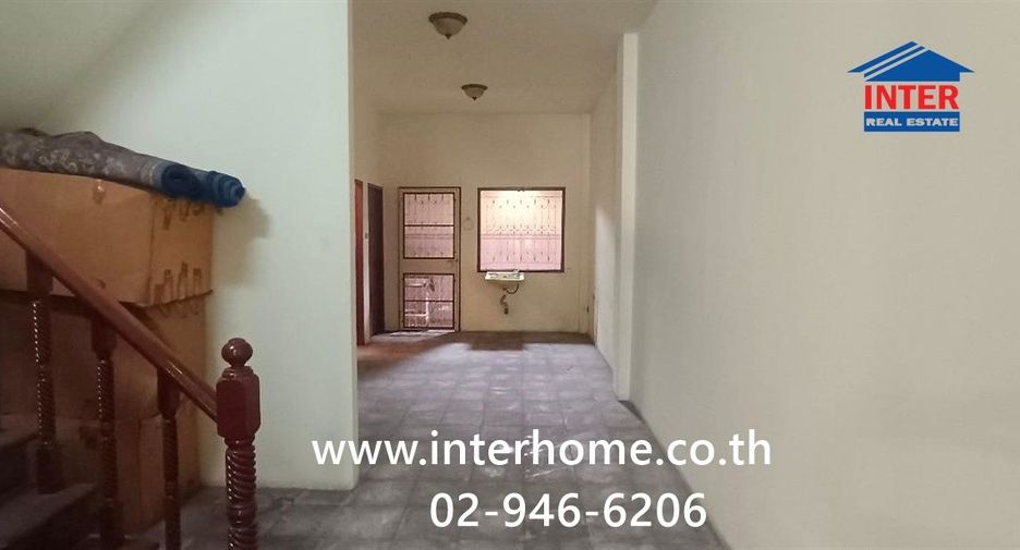 À vendre 4 chambres maison de ville à Mueang Nonthaburi, Nonthaburi