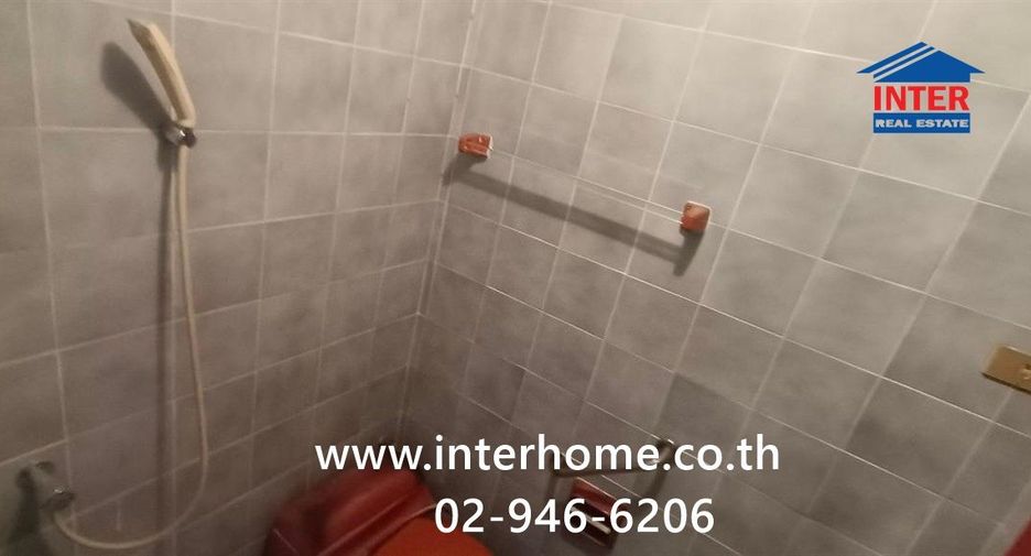 À vendre 4 chambres maison de ville à Mueang Nonthaburi, Nonthaburi