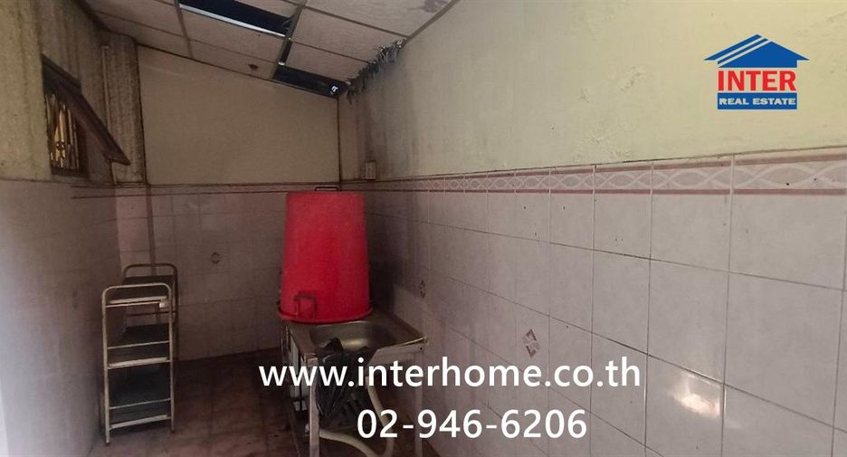 À vendre 4 chambres maison de ville à Mueang Nonthaburi, Nonthaburi
