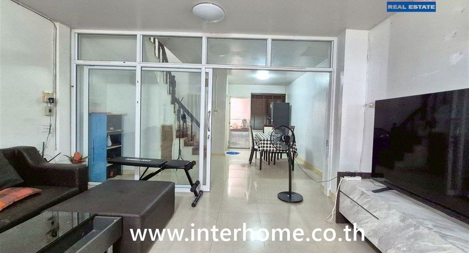 For sale 3 ベッドルーム townhouse in Khlong Sam Wa, Bangkok