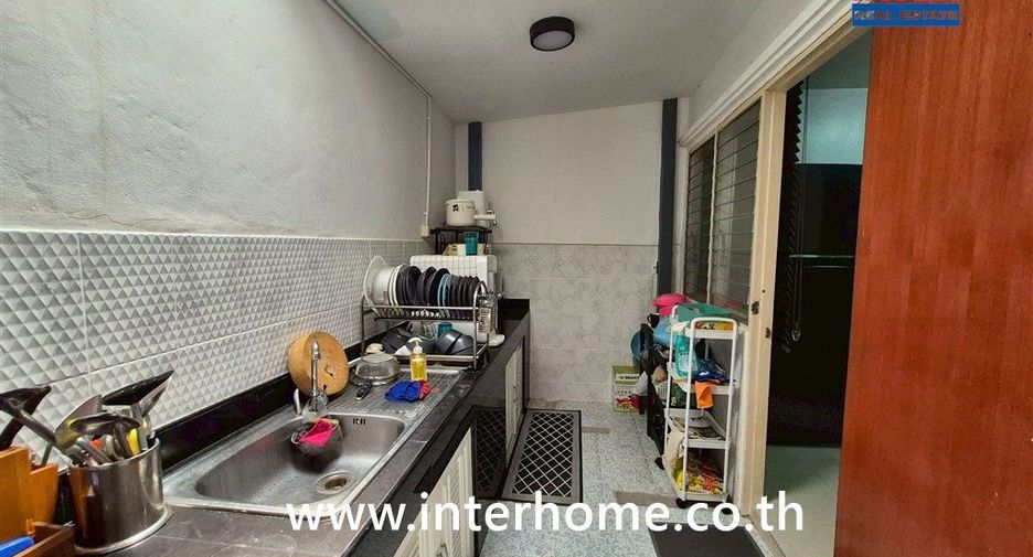 For sale 3 ベッドルーム townhouse in Khlong Sam Wa, Bangkok