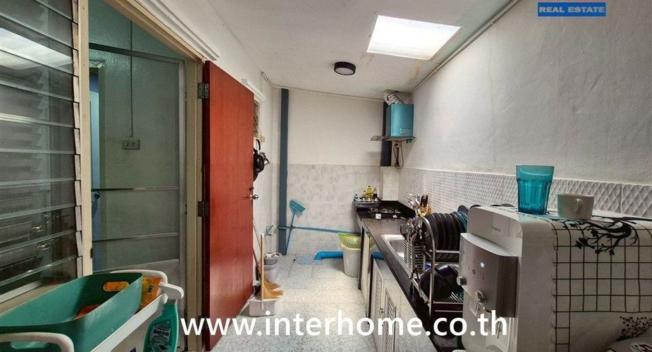 For sale 3 ベッドルーム townhouse in Khlong Sam Wa, Bangkok