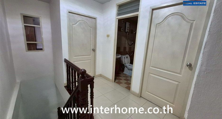 For sale 3 ベッドルーム townhouse in Khlong Sam Wa, Bangkok