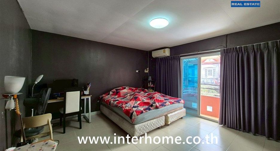 For sale 3 ベッドルーム townhouse in Khlong Sam Wa, Bangkok