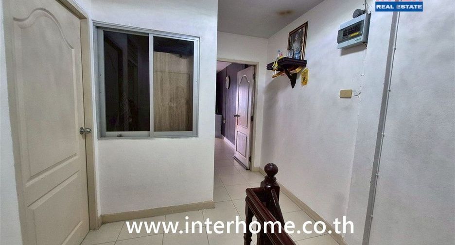 For sale 3 ベッドルーム townhouse in Khlong Sam Wa, Bangkok